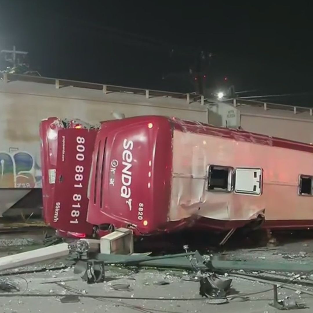 25 Heridos y 1 Persona Sin Vida en Accidente de Autobús y Tren en Monterrey