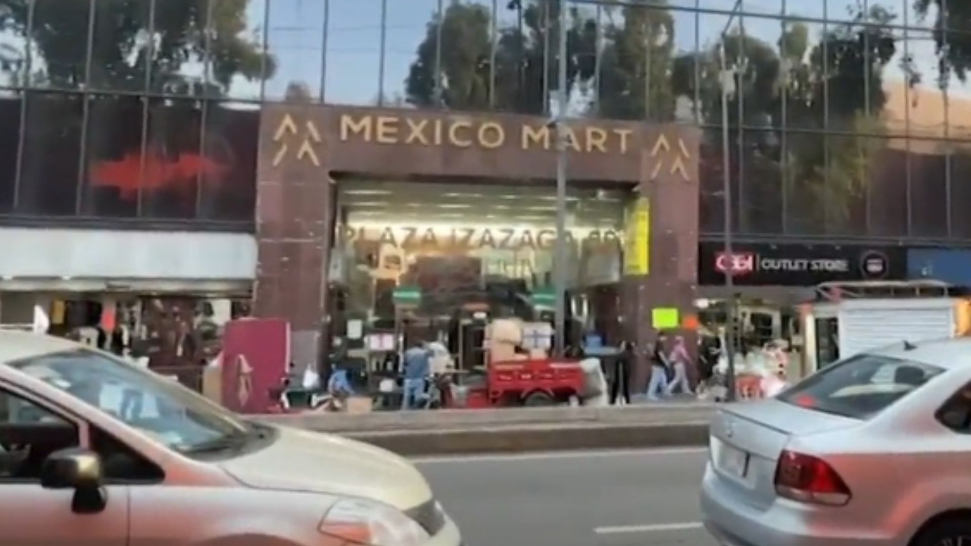 Plaza Izazaga 89: Comerciantes Dicen que Existe la Promesa de Reapertura en Próximas Semanas