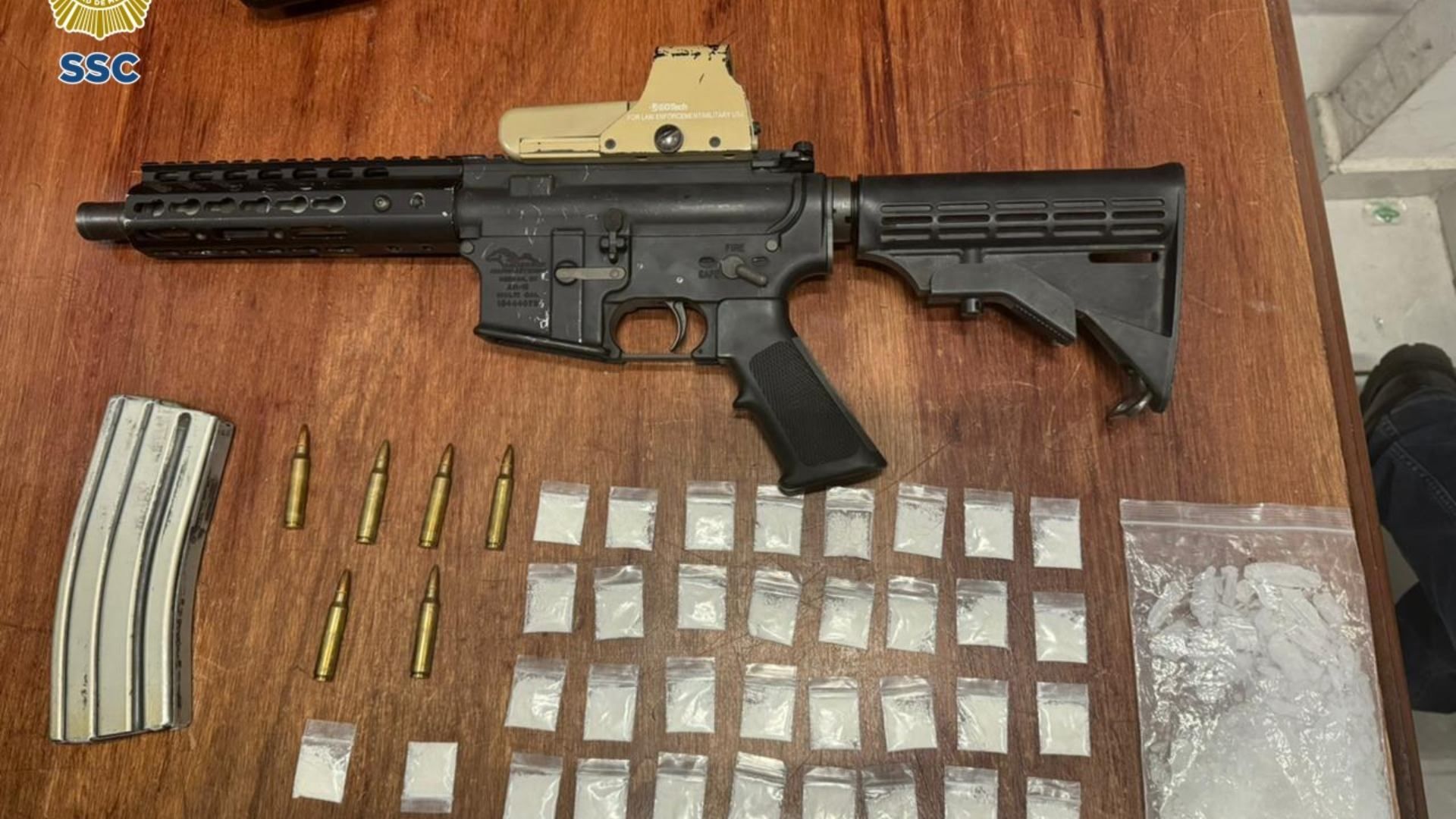 Armas y droga aseguradas a detenido por hielera con cabeza humana