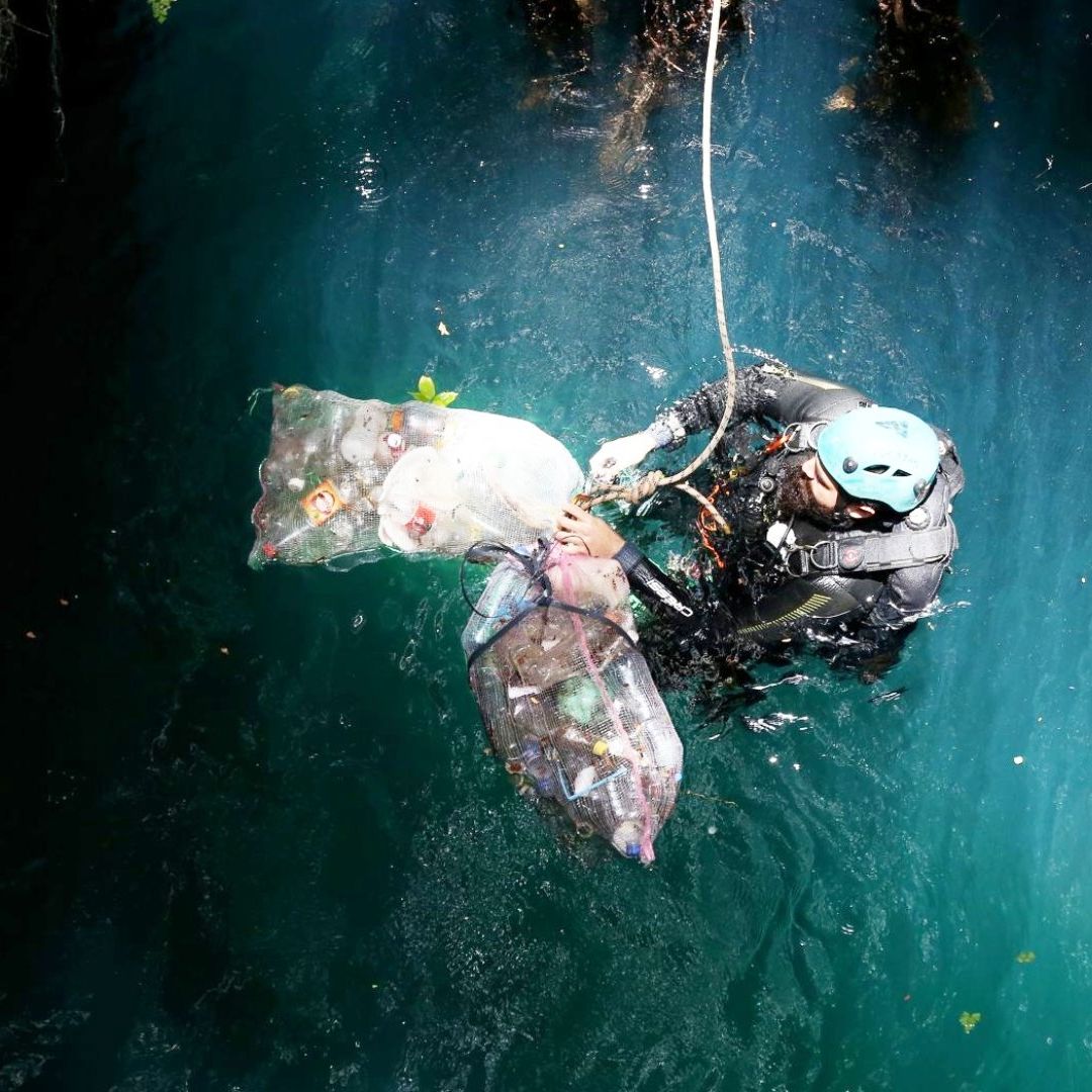 ¡Alerta! Basura Tecnológica Contamina Agua de Cenotes y Cuevas en Yucatán