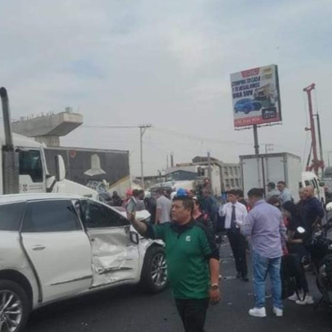 Tráiler Sin Frenos Provoca Carambola en la México-Puebla