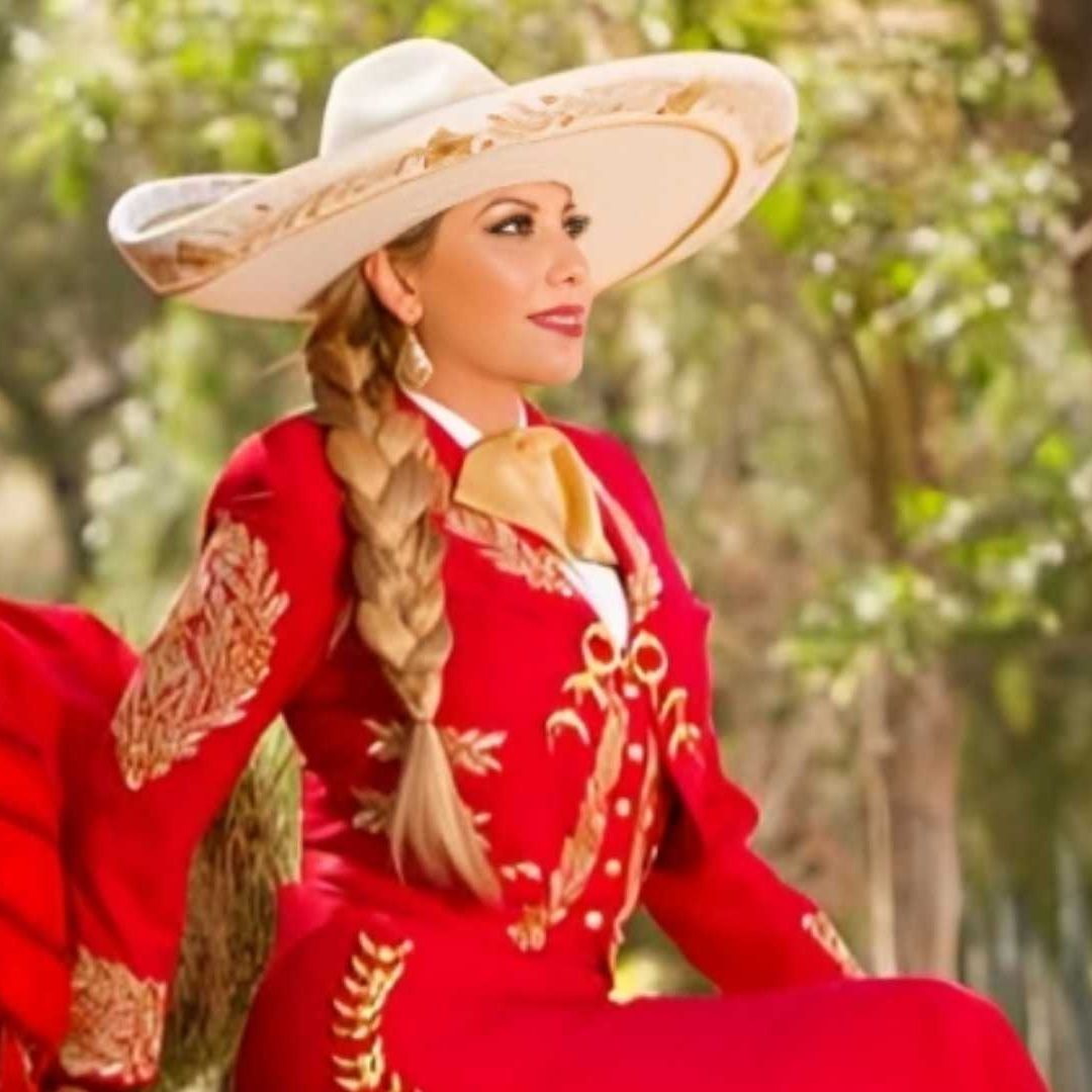 La cantante de regional mexicano tiene una larga trayectoria musical.