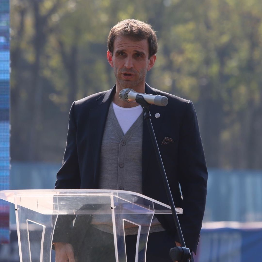 La inhabilitación que recibió este jueves impide a Alonso involucrarse en las actividades del Cruz Azul y la FMF, además de ingresar a la cancha y los vestuarios en los partidos de su equipo