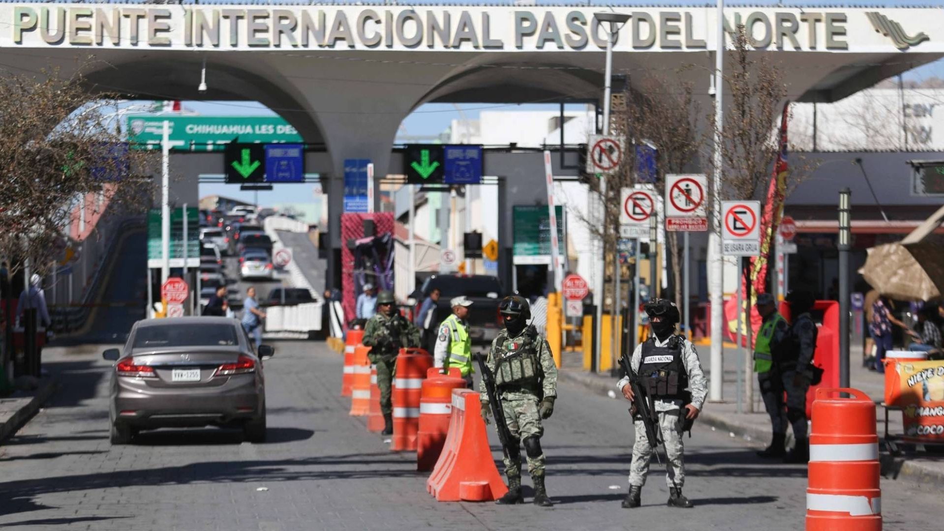 "No, con eso no basta. Algo tiene que pasar", dijo.