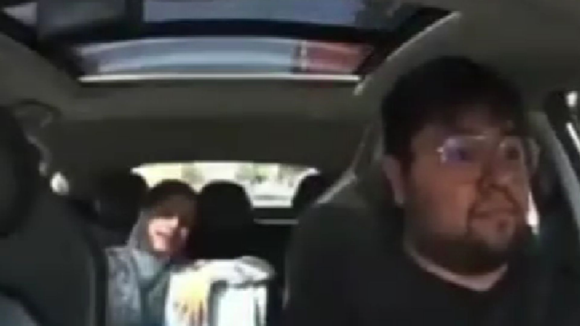 Conductor habla de amenazas de pasajera