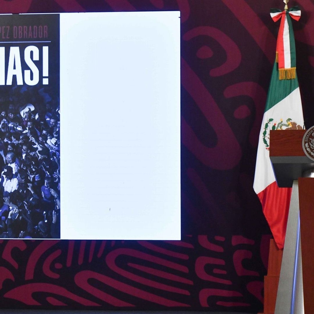 AMLO presenta Gracias, su nuevo libro