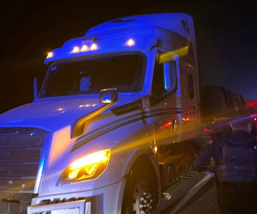 Autoridades Auxiliaron a Pasajeros tras Accidente Múltiple en González, Tamaulipas