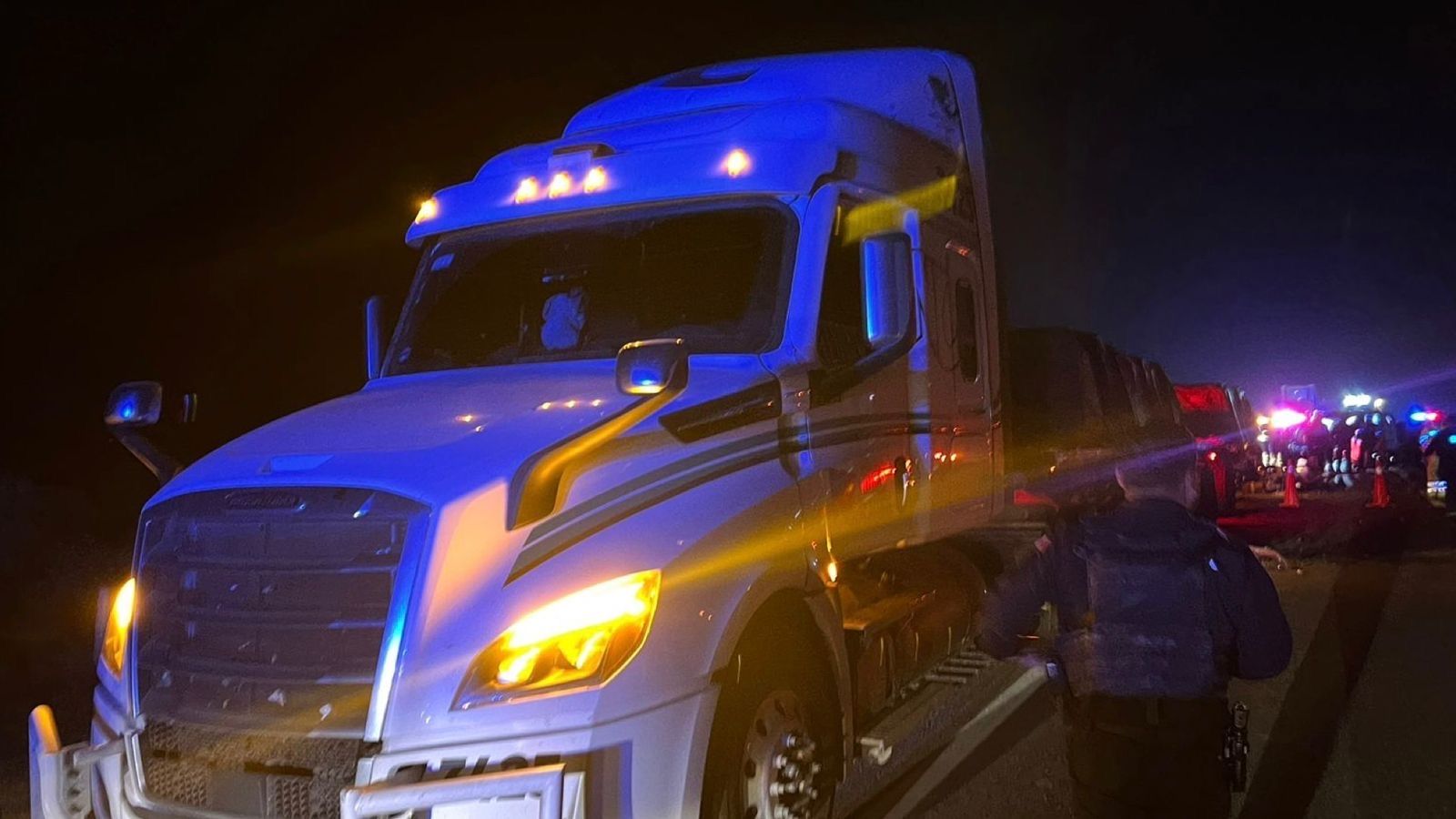 Autoridades Auxiliaron a Pasajeros tras Accidente Múltiple en González, Tamaulipas