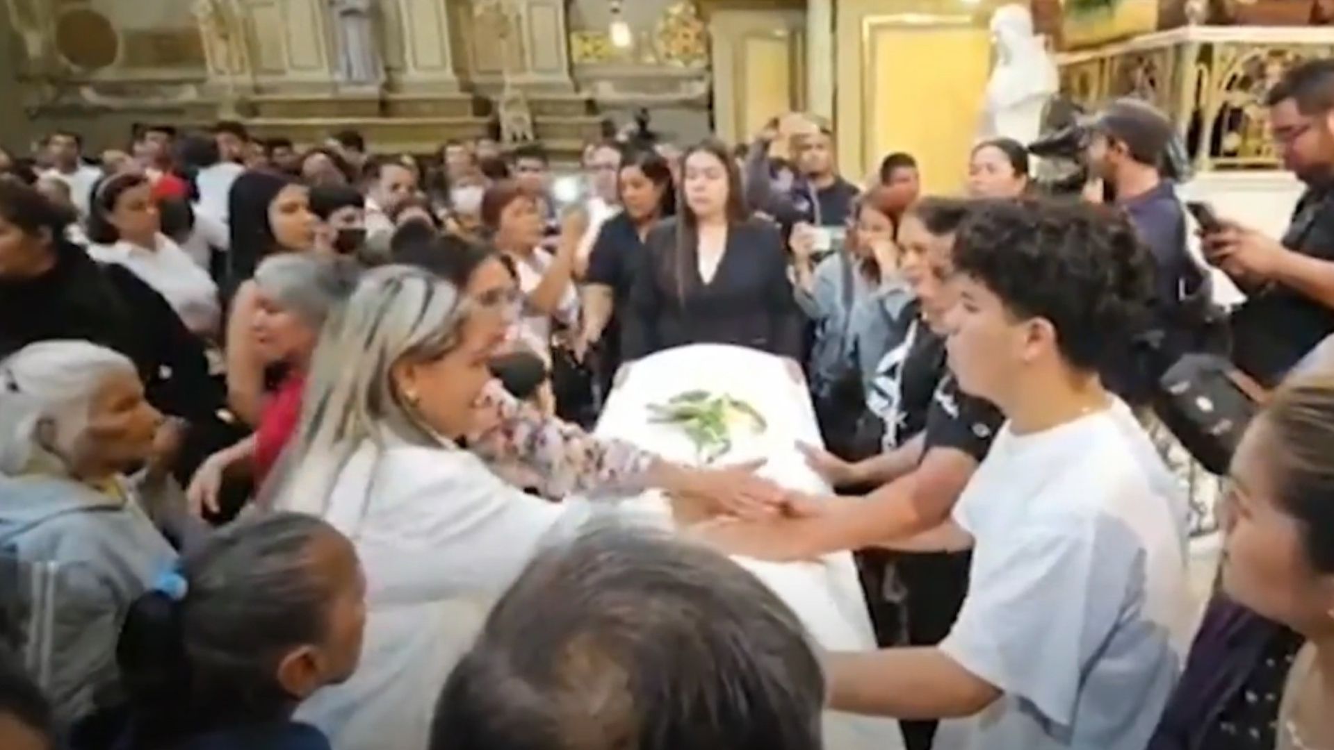 Entre Enojo y Exigencia de Justicia Despiden a Mateo, Menor Asesinado en Guanajuato