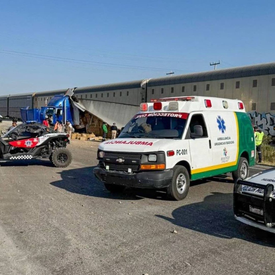 Choque de Tráiler contra un Tren en Carretera Huamantla-Terrenate Tlaxcala
