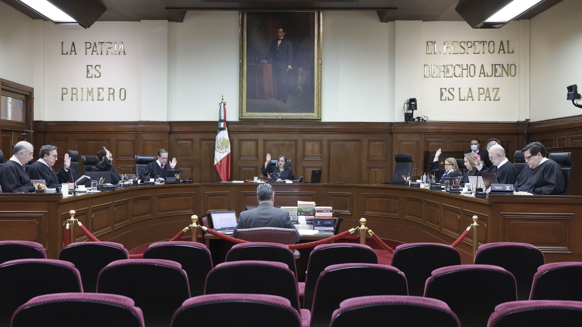 Ministros en sesión en la Suprema Corte de Justicia de la Nación