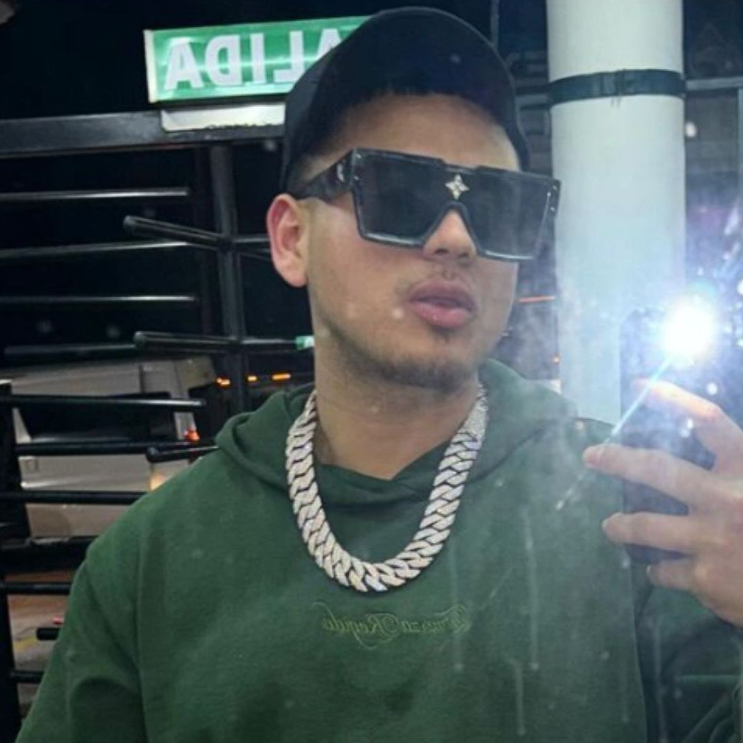 El vocalista de Fuerza Regida, Jesús Ortiz Paz, fue detenido por elementos de la Guardia Nacional