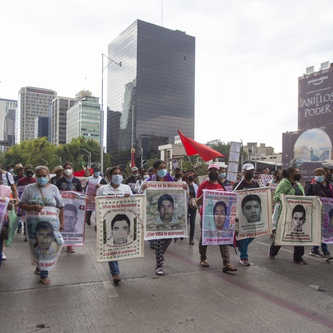 Marcha por los 43 normalistas desaparecidos de Ayotzinapa