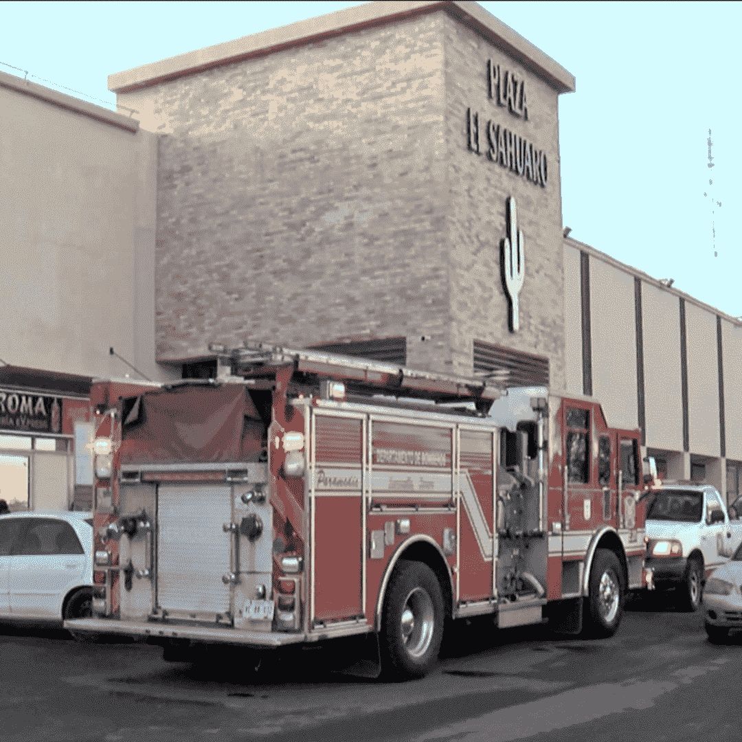 Bomberos Atendieron Incendio en Supermercado de Plaza Comercial en Hermosillo