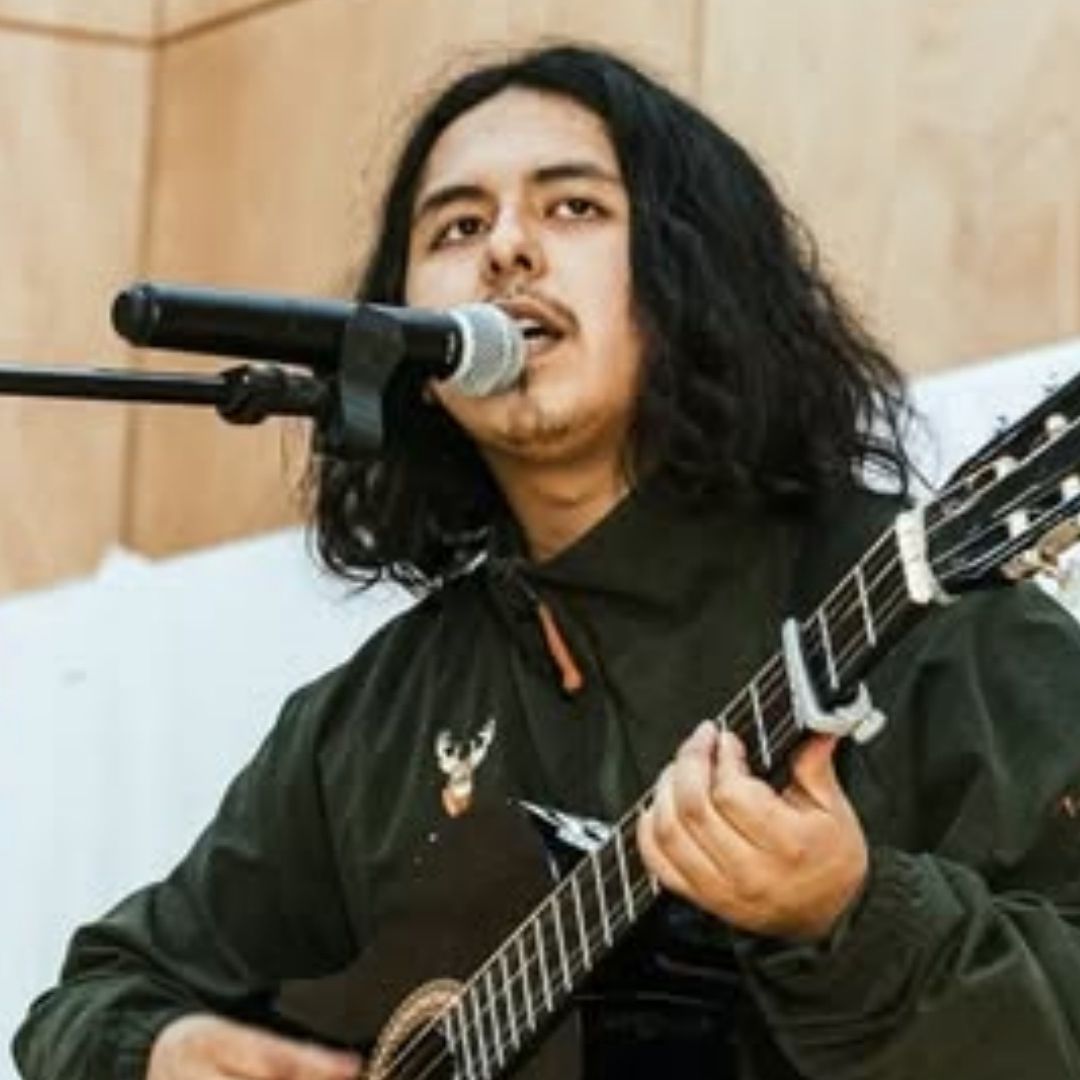 Canciones que escucharemos en Estela de Luz con Macario Martínez