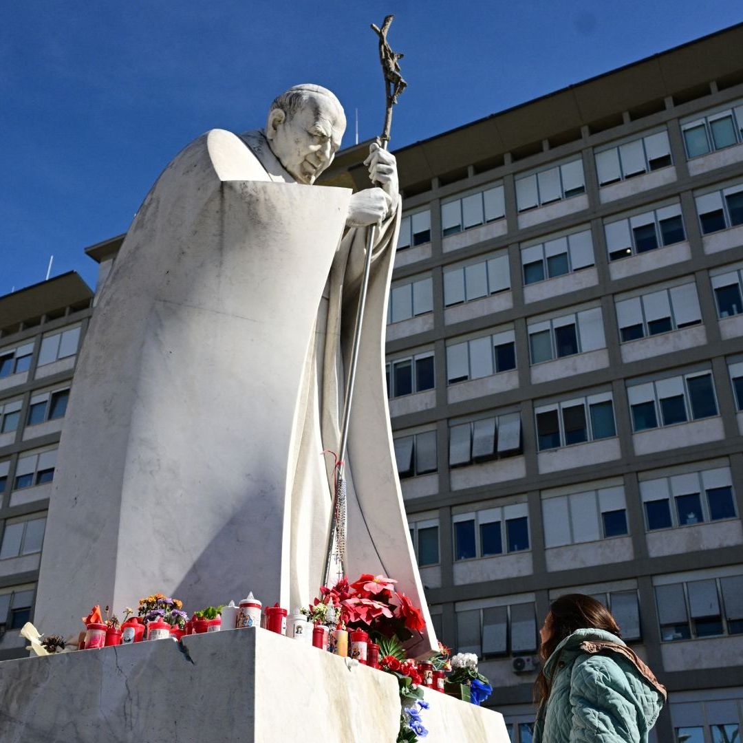 Papa Franscisco hospitalizado
