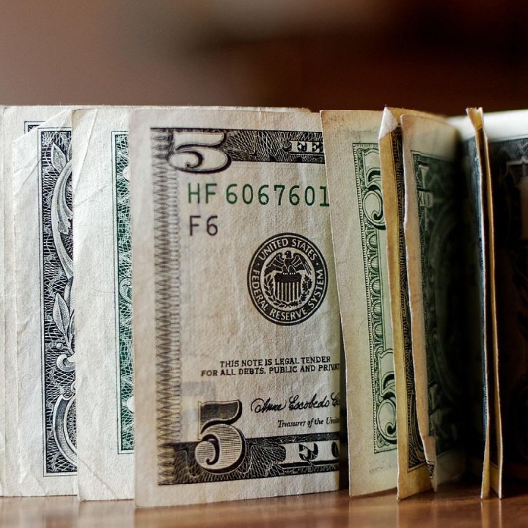 Dólar.