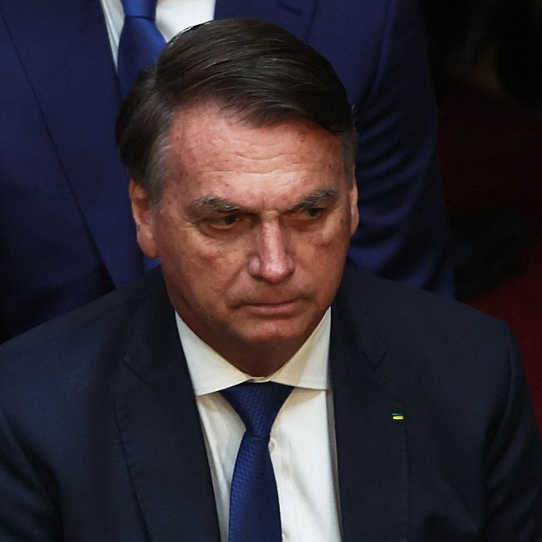 Jair Bolsonaro deberá entregar pasaporte, determina juez en Brasil