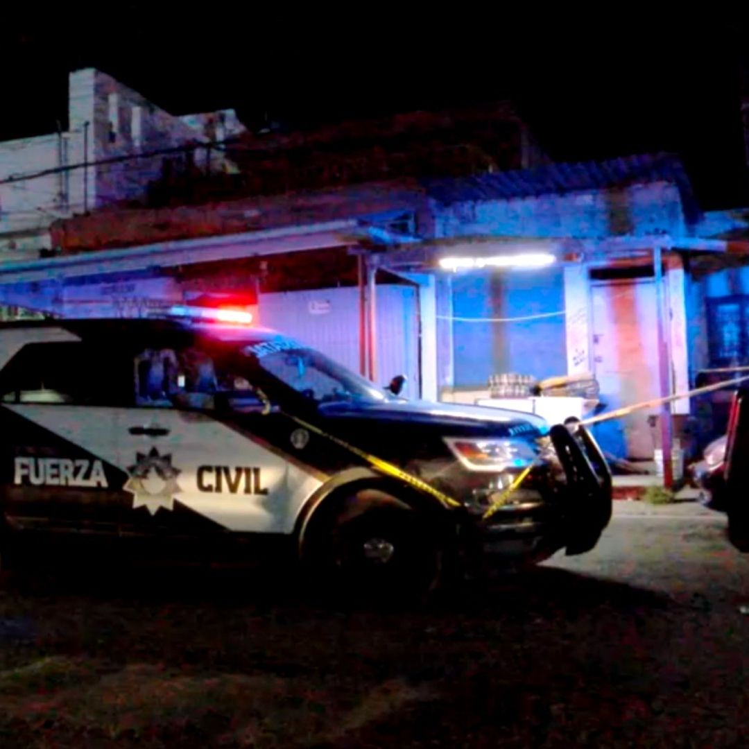 El joven fue trasladado al hospital por familiares, a donde llegó sin signos vitales