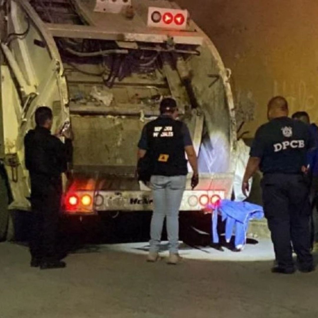 Trabajadores recolectores de basura encuentran feto en una bolsa de plástico
