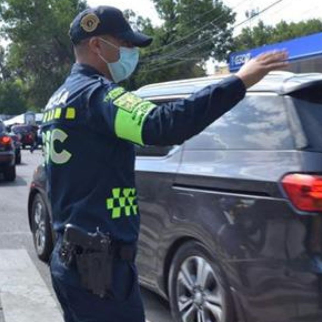 Video: Sujetos Roban Pistola a Policía en Inmediaciones del Estadio Azteca
