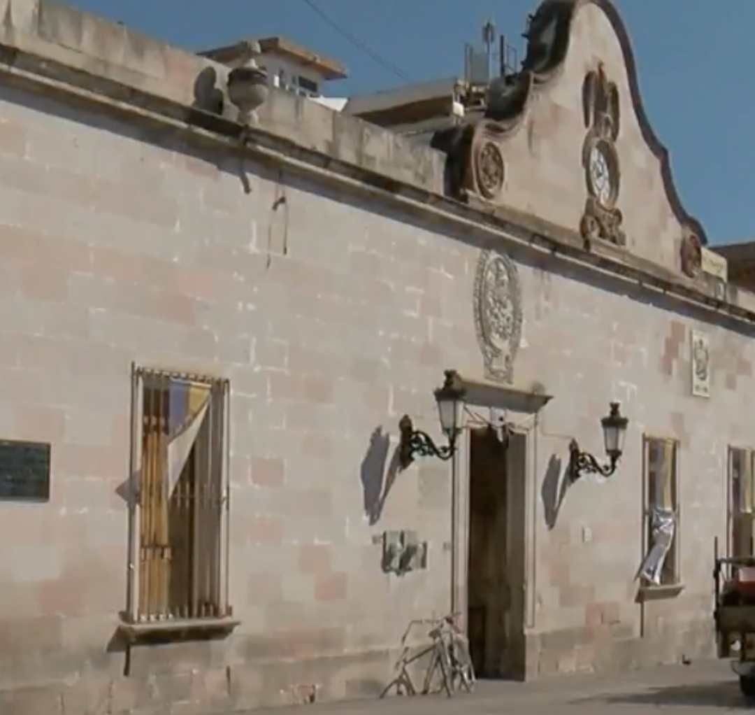 Fueron localizadas 12 bolsas con restos humanos al pie de la carretera