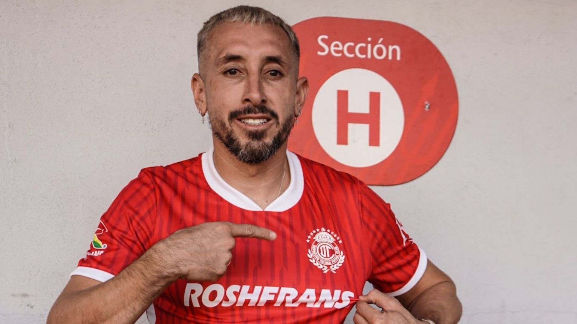 Héctor Herrera se divorcia