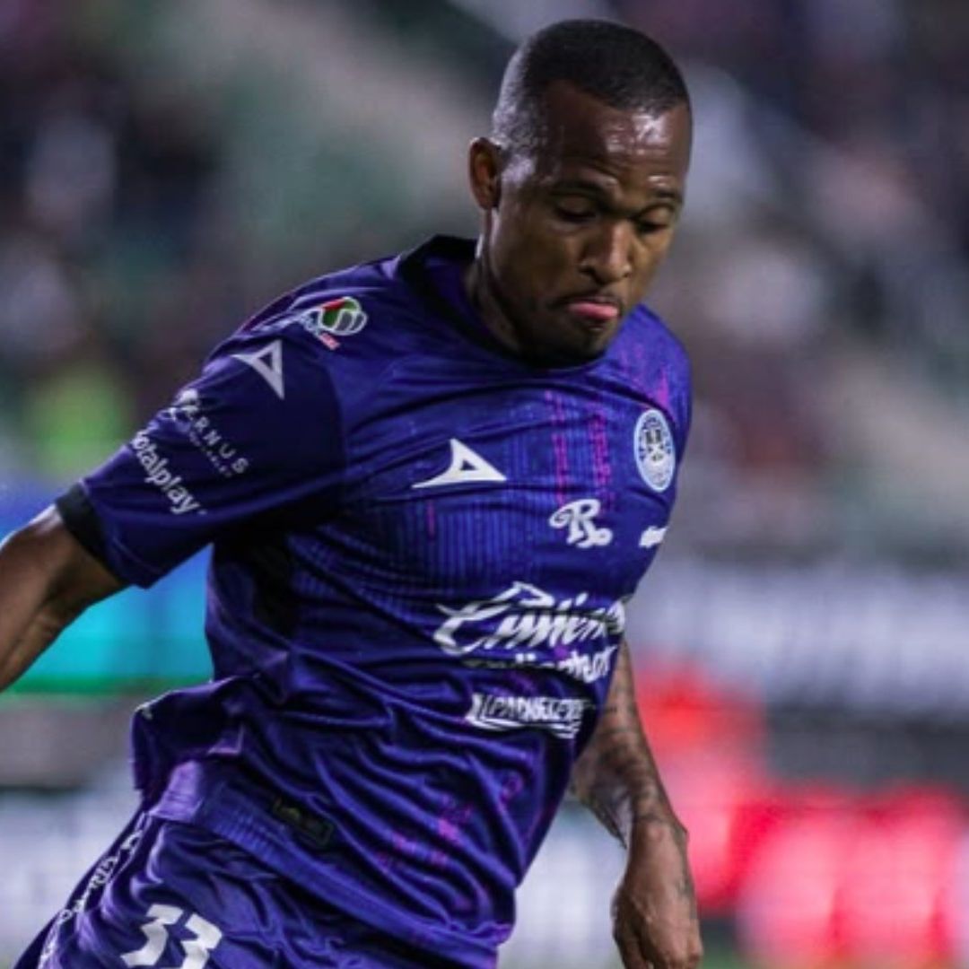 Samir Caetano Sufre Conmoción Cerebral en Choque de Cabezas en el Necaxa vs Mazatlán