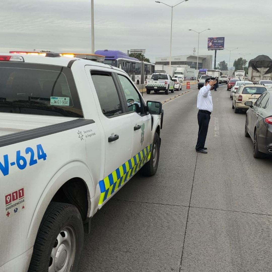 Hombre Baja de Camioneta a Revisar Llanta y Muere Atropellado