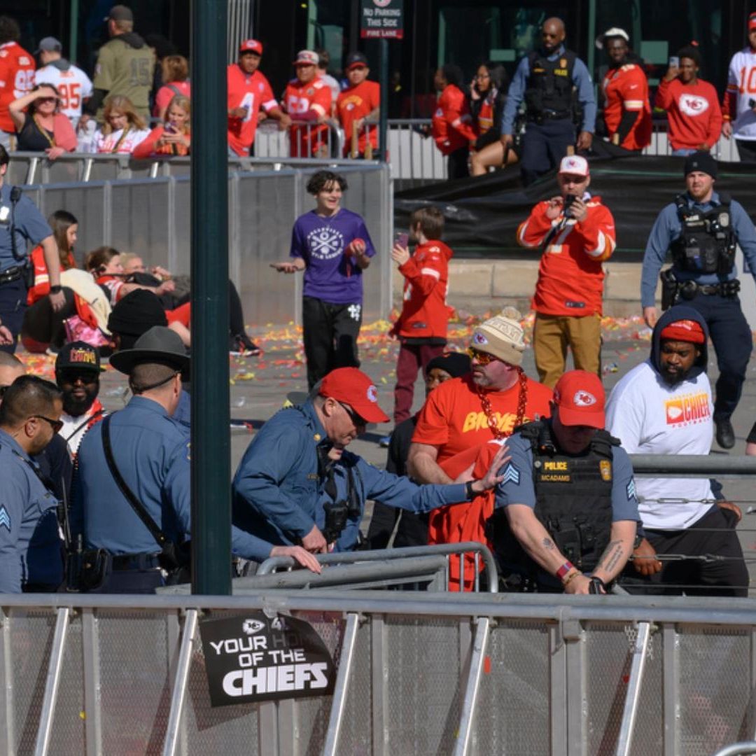 Valientes aficionados ayudaron a la policía de Kansas City a identificar a uno de los sospechosos del tiroteo. Foto: AP