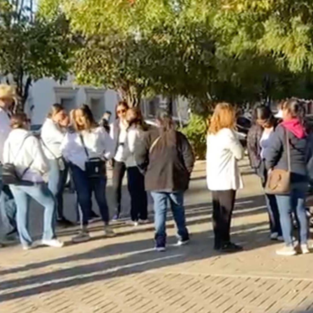 Se Manifiestan Familiares de Víctimas del Accidente en Solidaridad y Luis Encinas en Hermosillo