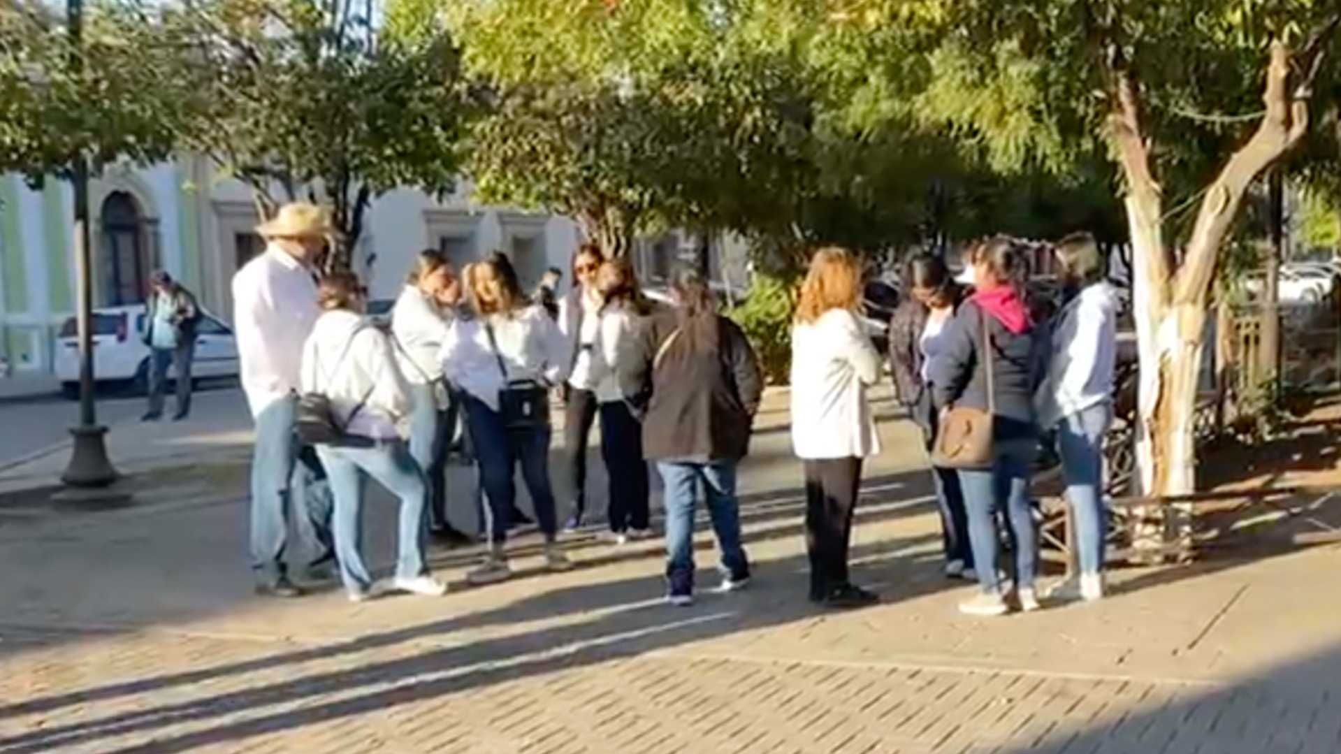 Se Manifiestan Familiares de Víctimas del Accidente en Solidaridad y Luis Encinas en Hermosillo