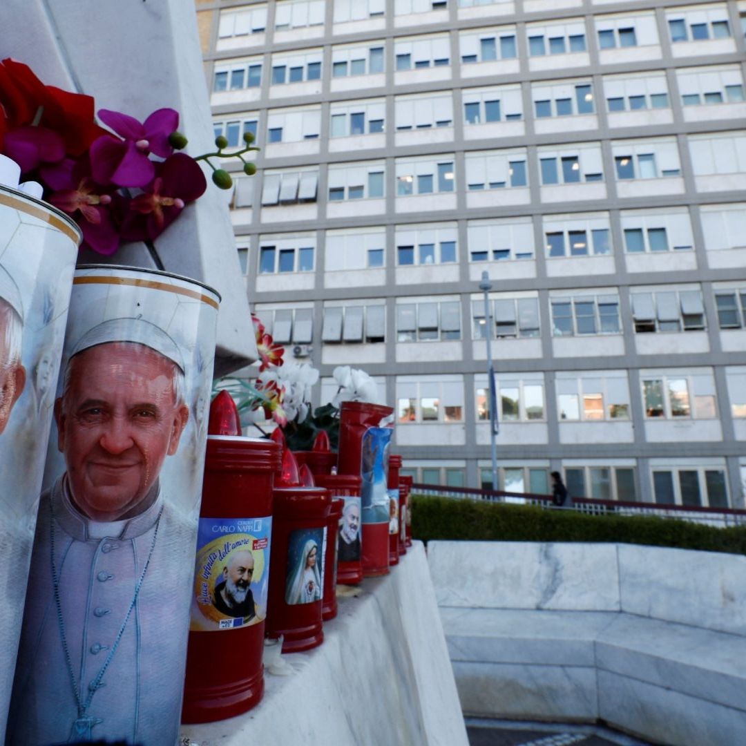 Papa Francisco "Descansó Bien" Durante su Octava Noche Hospitalizado