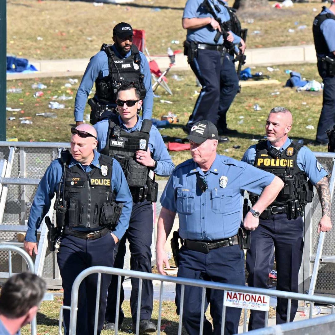Joe Biden Llama a Prohibir las Armas de Fuego en EUA tras Tiroteo en Desfile de Celebración del Super Bowl
