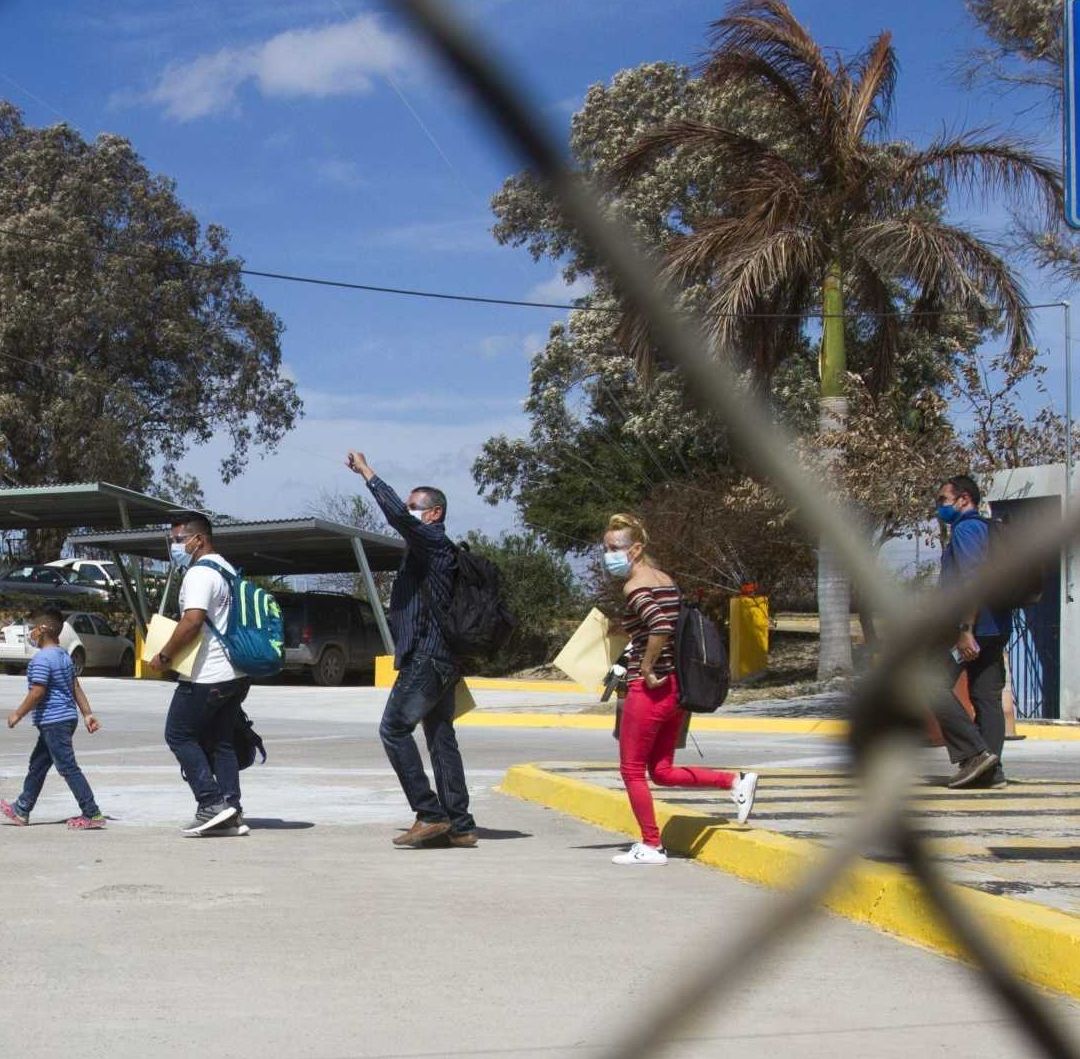 Donald Trump no podrá detener migrantes en ciertos sitios de culto.