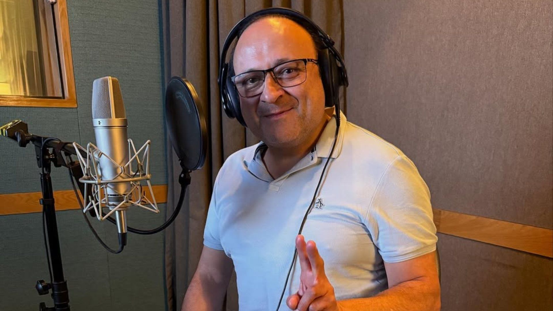 Lalo España está de luto por muerte de compañero