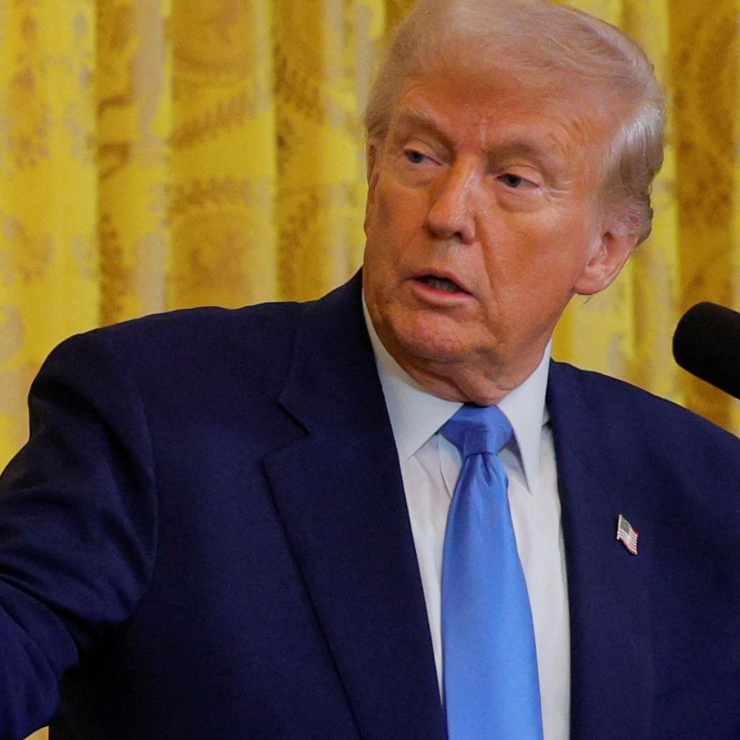 Donald Trump asegura que aranceles para Canadá y México se mantienen y están en tiempo.