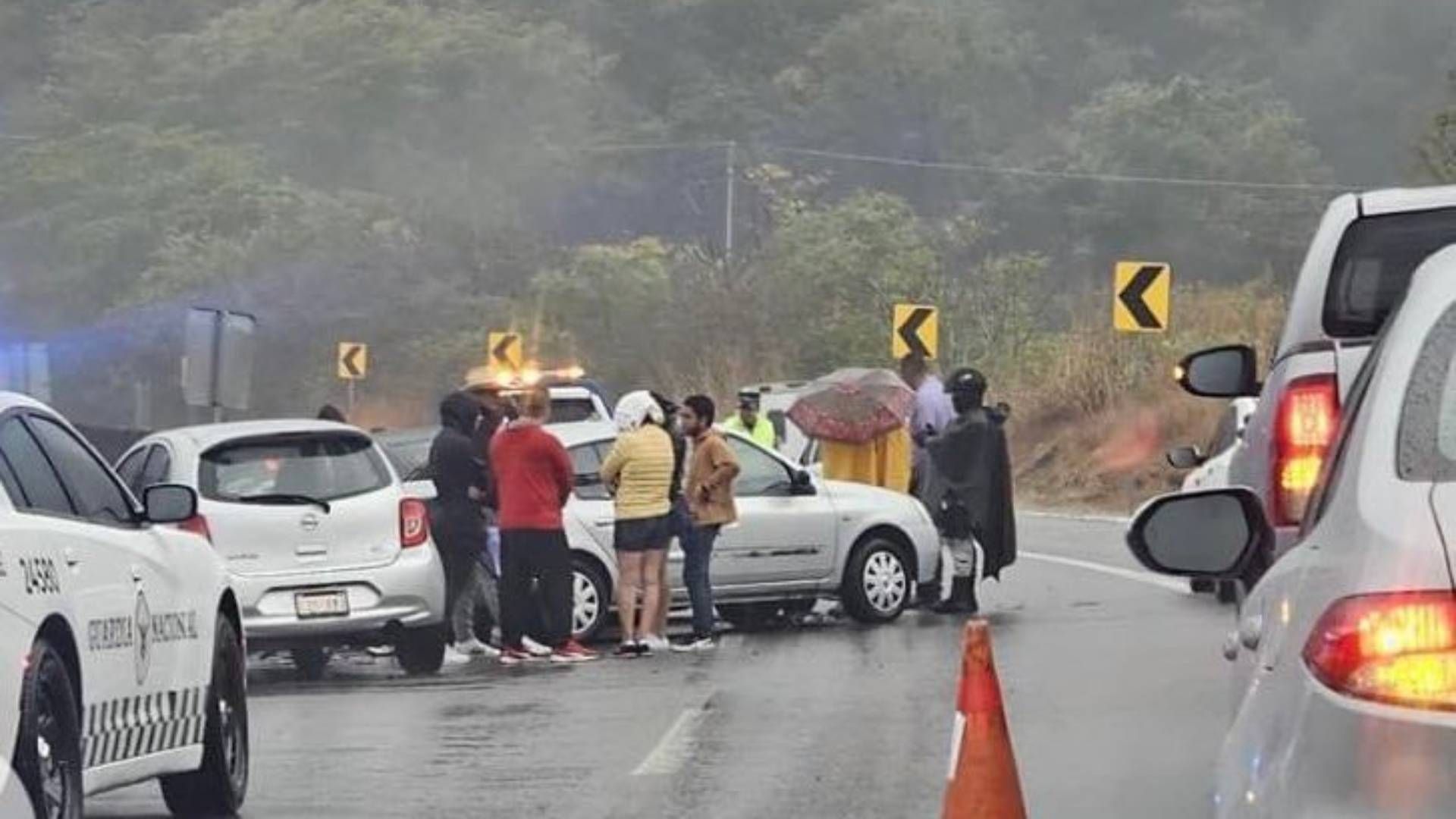 Carambola en la Autopista del Sol; suman 2 heridos
