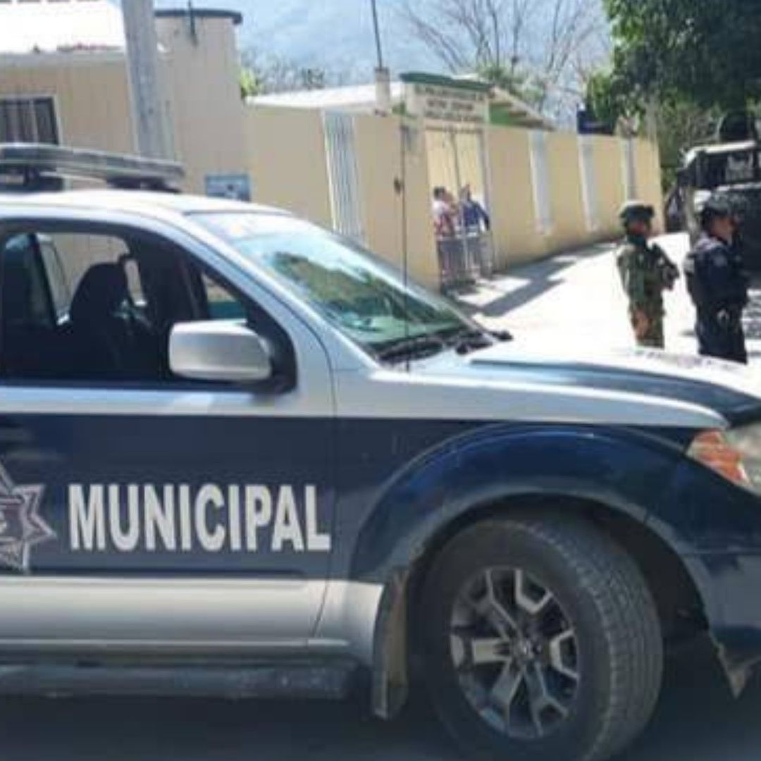 Mujer Policía Acciona su Arma por Accidente y Mata a Compañero en Querétaro