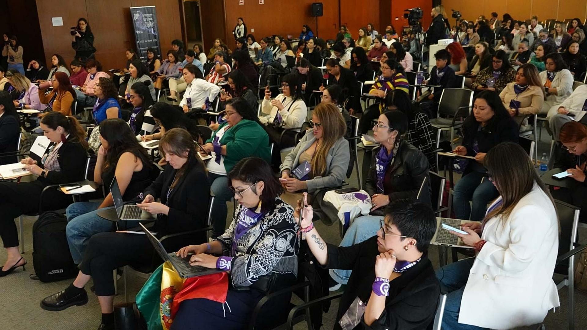 Mujeres en la Primera Cumbre Latinoamericana de Defensoras Digitales