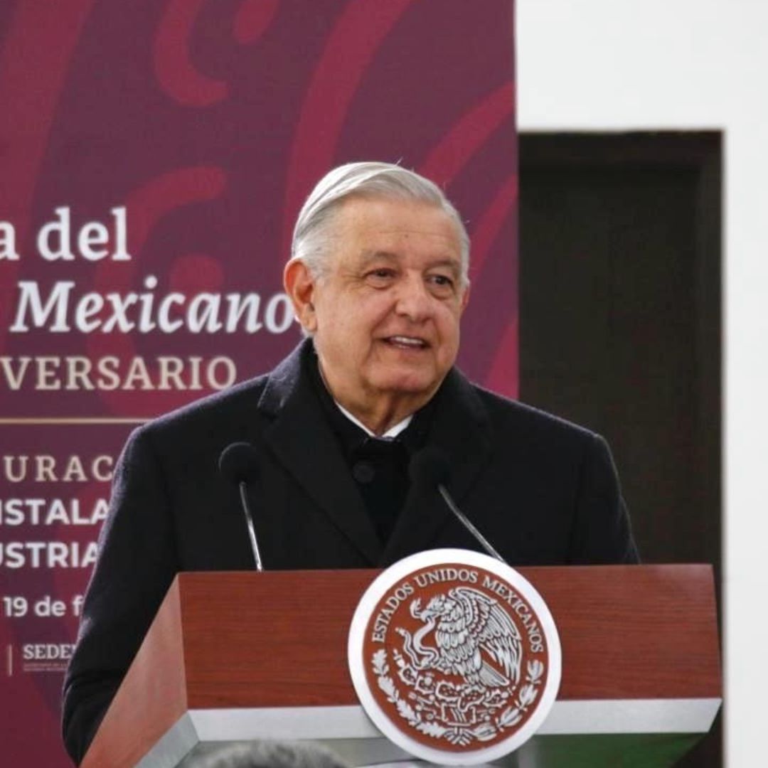 AMLO encabeza ceremonia por el 111 aniversario del Ejército mexicano.