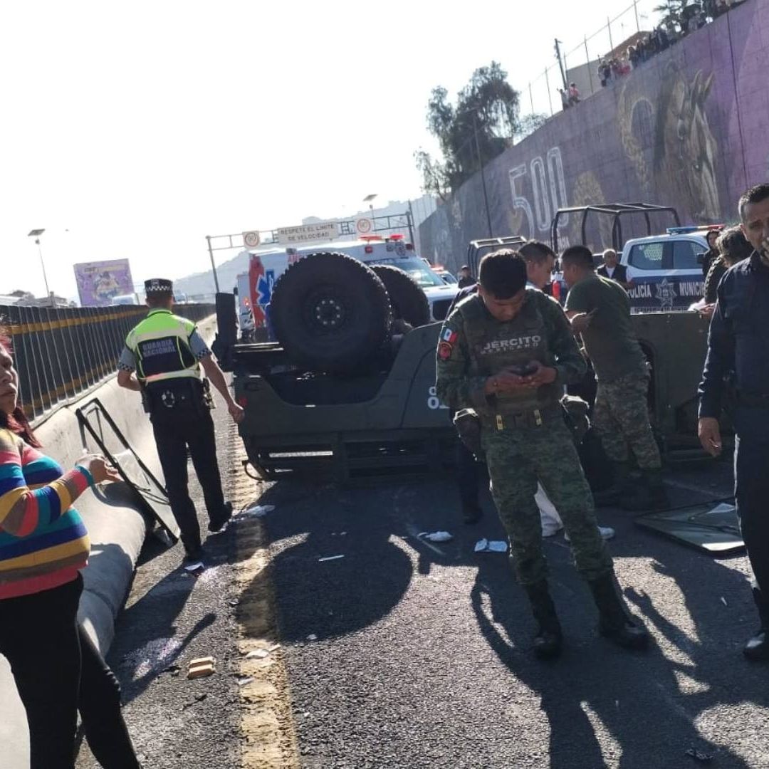 Vuelca vehículo del ejercito en la México-Pachuca