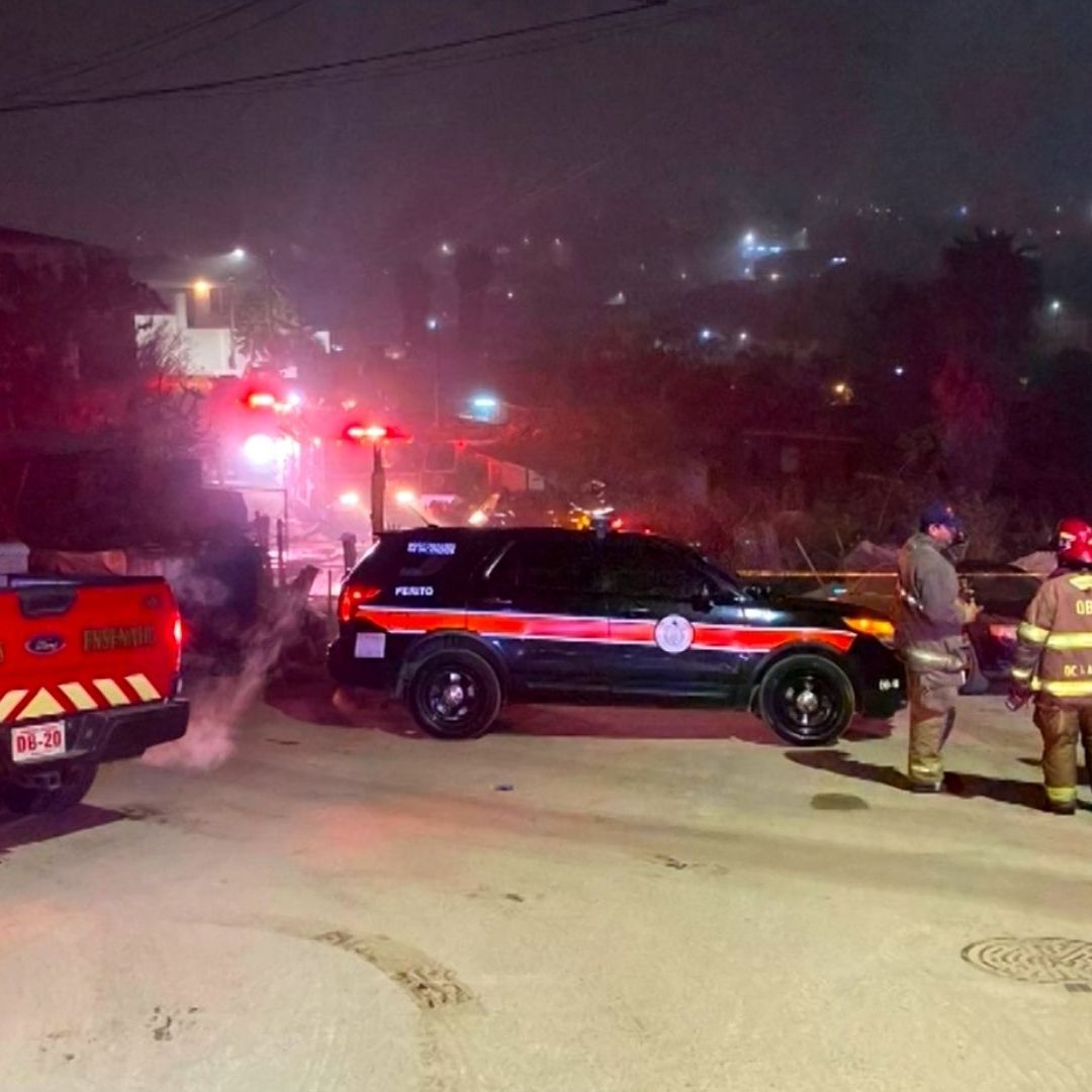 Mueren 2 Niños en Incendio de su Casa en Ensenada; Escucharon una Explosión en la Cocina