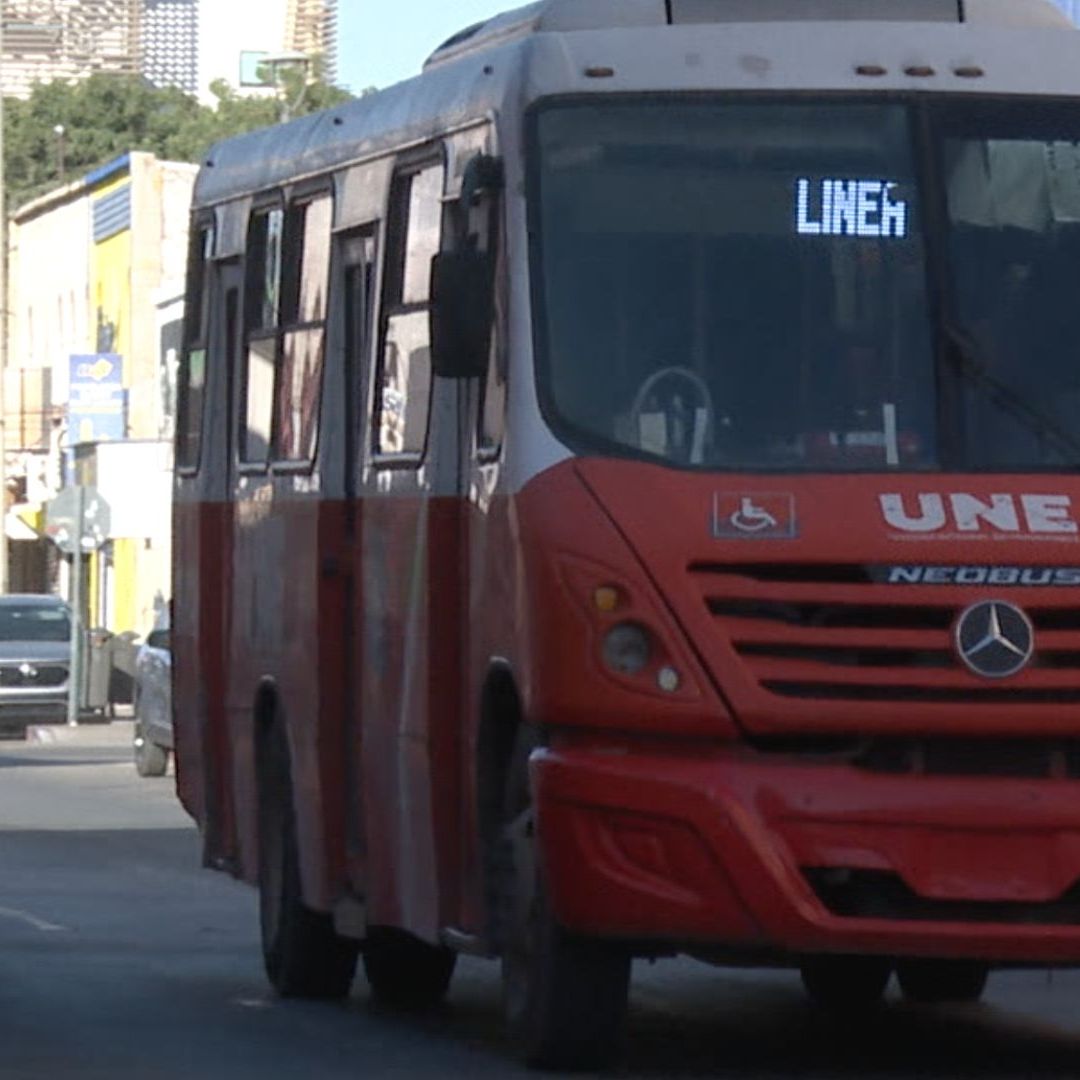 Pasajeros Detienen a Hombre por Tocar a Niña de 14 Años en Camión de Hermosillo