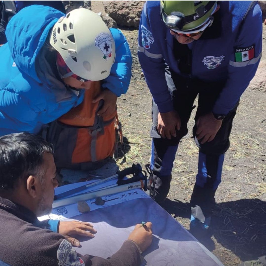 Hallan Muerto a Guía de Alpinistas que se Extraviaron en el Pico de Orizaba