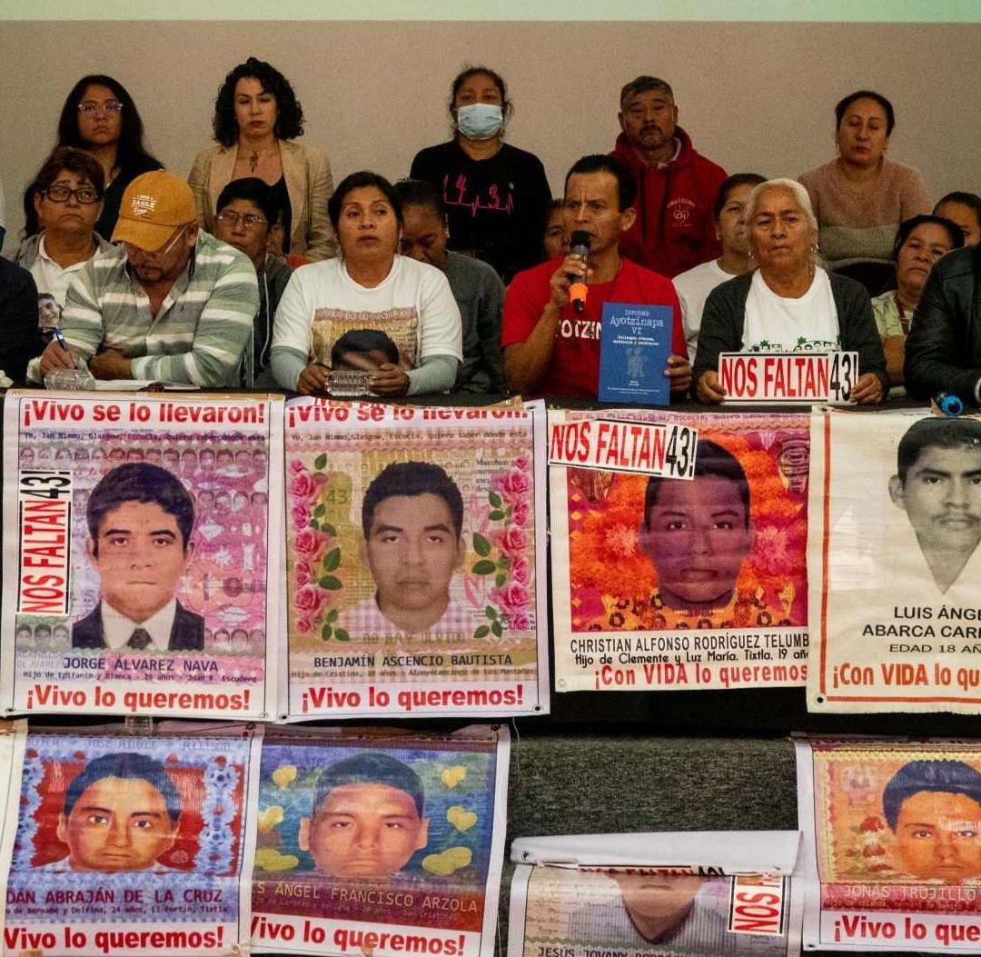 Crean Nuevo Equipo de Investigación para Caso Ayotzinapa; Podrían Llamar a Declarar a Peña Nieto.
