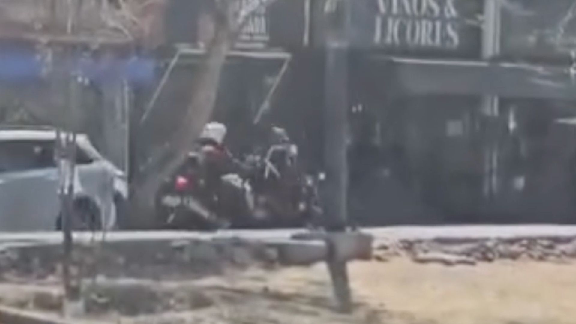 Policía Persigue a Presunto Ladrón en Moto y Corriendo Logrando Detenerlo en León: Foto: Nmás Bajío