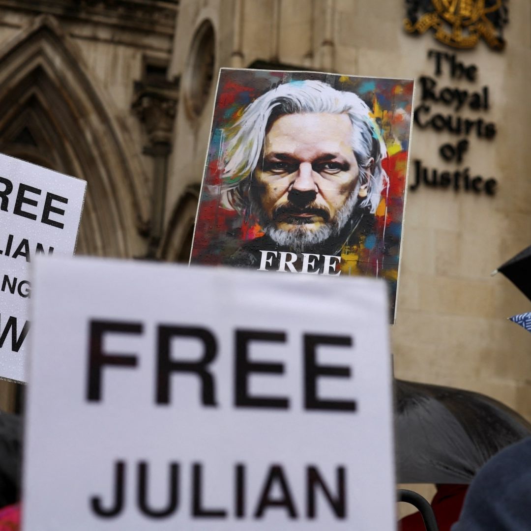 Assange Estará Ausente Durante Audiencia Final para Decidir si lo Extraditarían a EUA