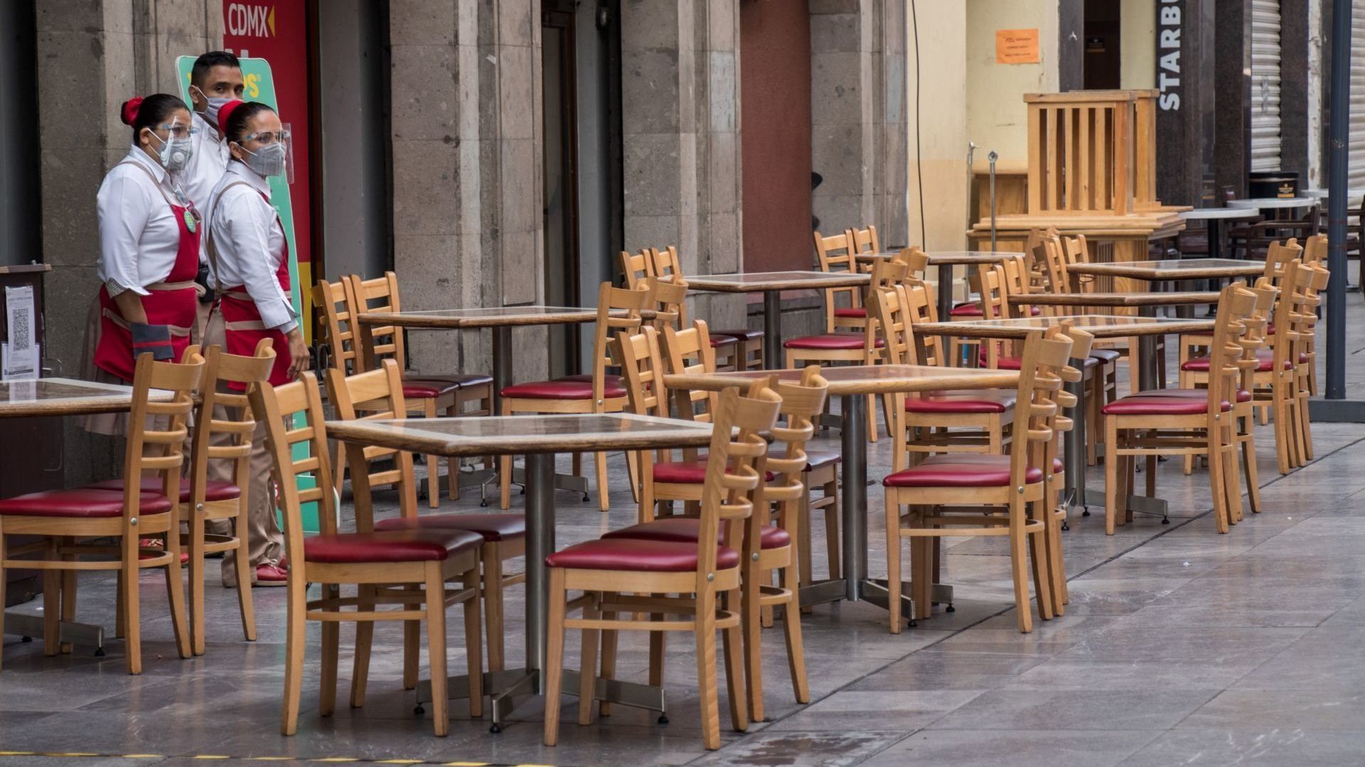 Senado Aprueba Ley Silla; Prohíbe Que Empleados Estén de Pie Toda la Jornada Laboral