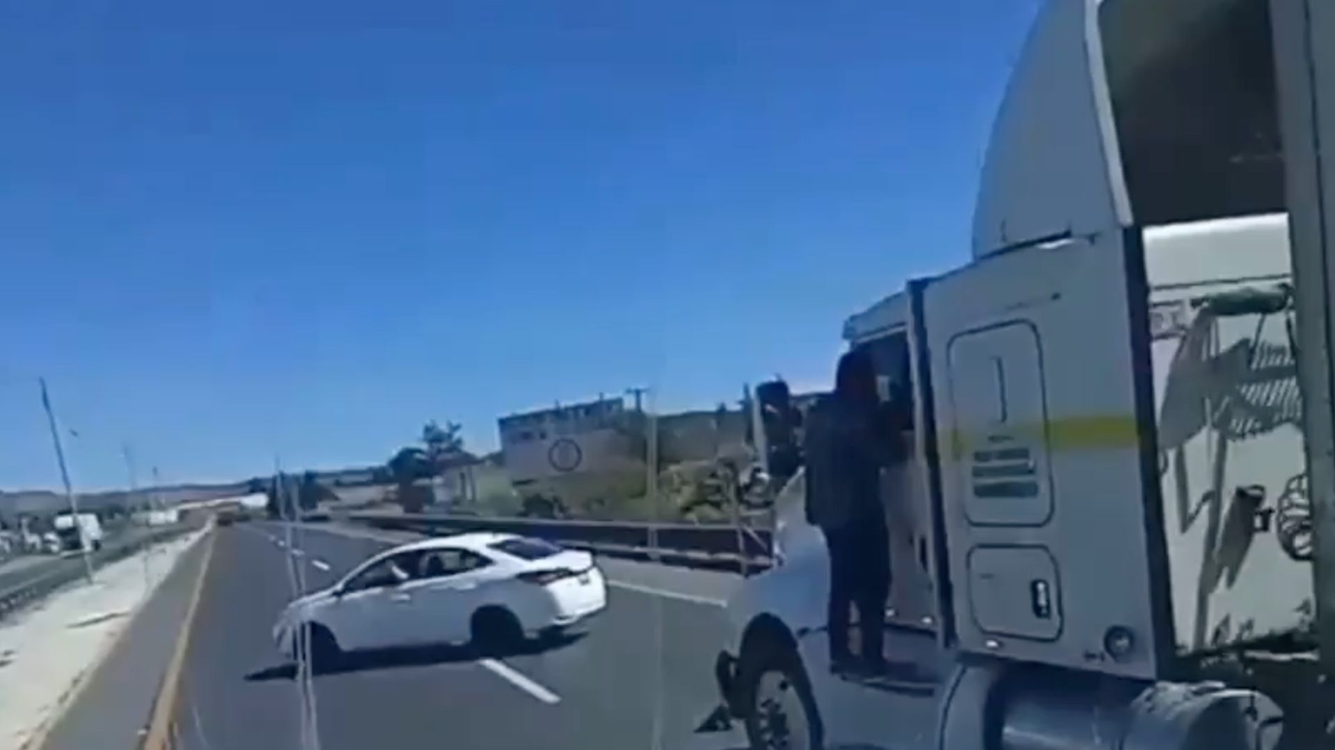 Detienen a 2 presuntos asaltantes de tráilers en la autopista Orizaba-Puebla